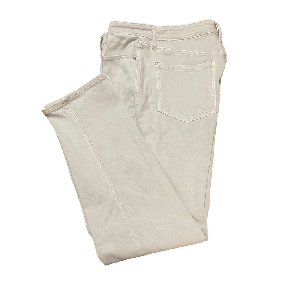 Chicos DefineMe White Denim Straight Leg Ankle 1.5 reg